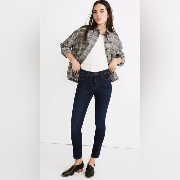 Madewell 9" Mid-Rise Skinny Jeans in Orland Wash: TENCEL™M Denim Edition - Picture 3 of 14